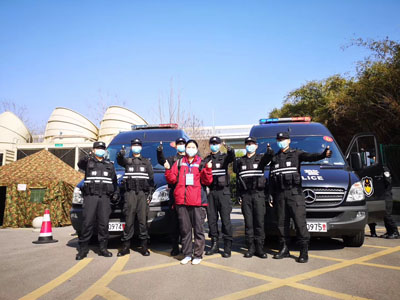 临行前特警合照.jpg 临行前特警合照.jpg