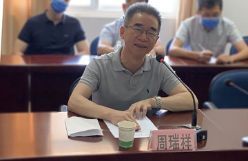 校长.jpg 校长.jpg