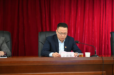 纪院长宣读.JPG 纪院长宣读.JPG