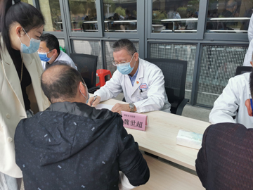 义诊现场1.jpg 义诊现场1.jpg