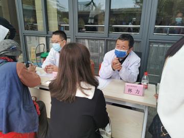 义诊现场4.jpg 义诊现场4.jpg