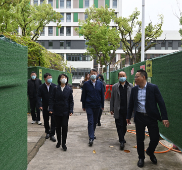 现场参观 (1).jpg 现场参观 (1).jpg