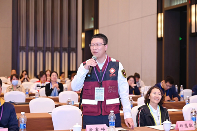 翁赛峥主任作点评发言.jpg 翁赛峥主任作点评发言.jpg